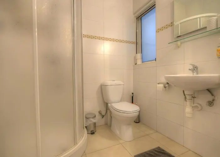 First Floor Seconds From Balluta Bay Ipap1-1 Apartamento Sliema