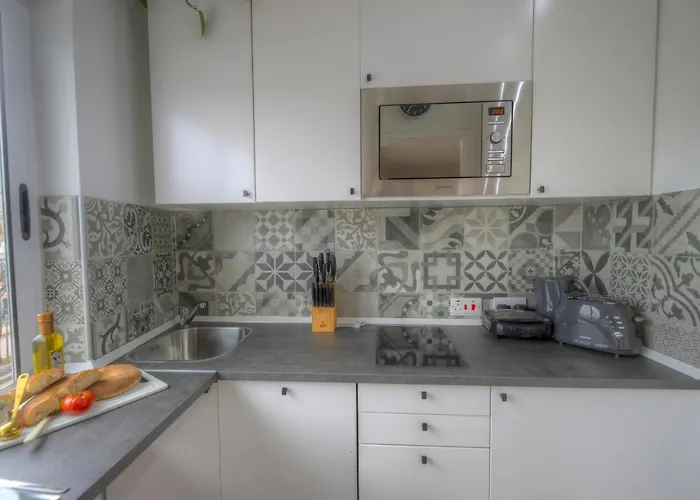 First Floor Seconds From Balluta Bay Ipap1-1 * Sliema