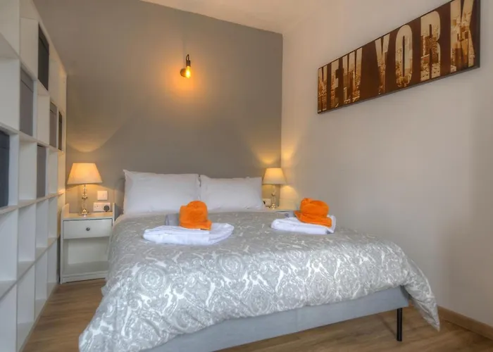 First Floor Seconds From Balluta Bay Ipap1-1 *