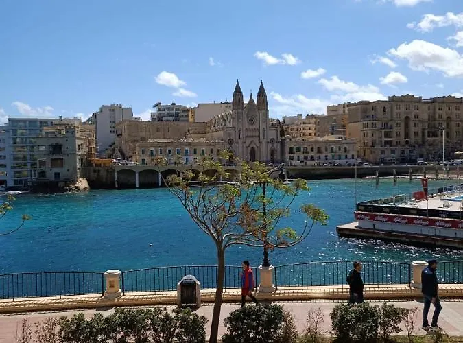 First Floor Seconds From Balluta Bay Ipap1-1 * Sliema