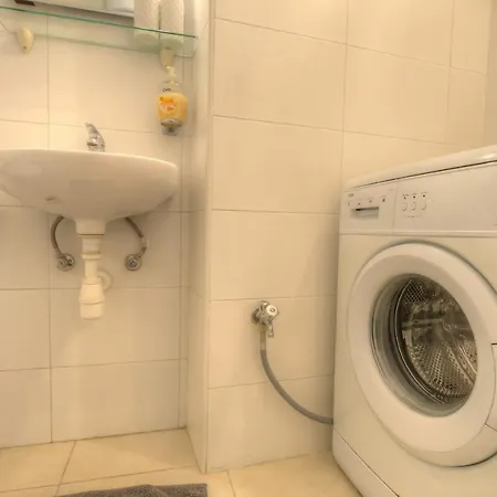 Appartement First Floor Seconds From Balluta Bay Ipap1-1 Sliema