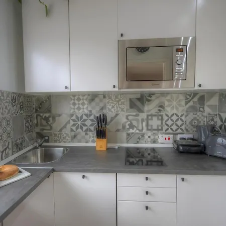 First Floor Seconds From Balluta Bay Ipap1-1 * Sliema