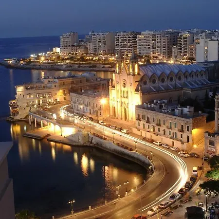 Apartment First Floor Seconds From Balluta Bay Ipap1-1 Sliema