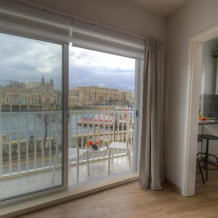 First Floor Seconds From Balluta Bay Ipap1-1 Appartement