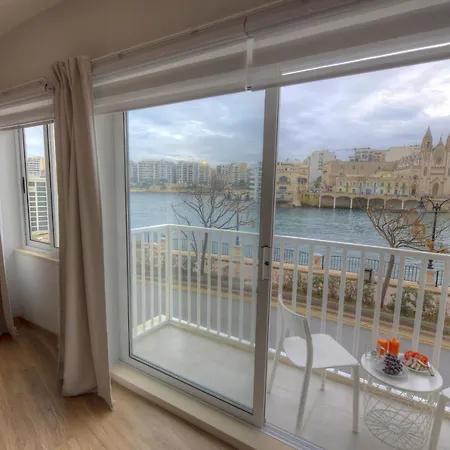 First Floor Seconds From Balluta Bay Ipap1-1 Appartement *