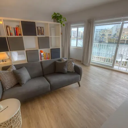 First Floor Seconds From Balluta Bay Ipap1-1 * Sliema